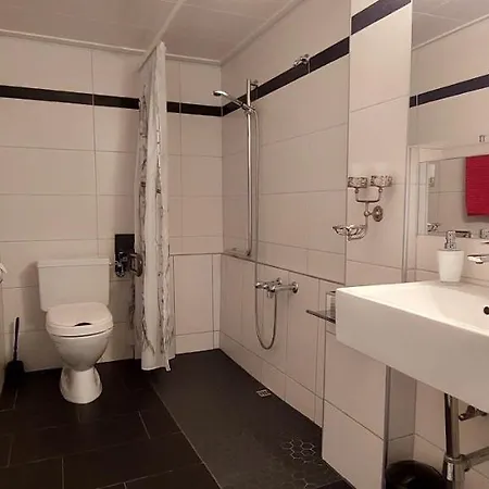 Apartment Town House Sleeps 12 Guests *