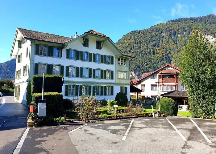 Town House Sleeps 12 Guests Interlaken