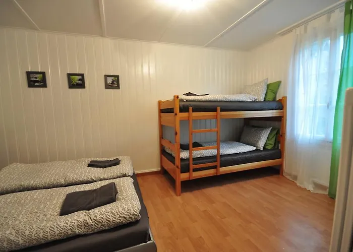 Town House Sleeps 12 Guests