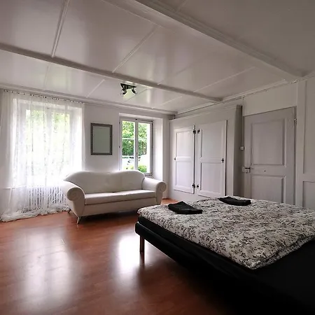 شقة Town House Sleeps 12 Guests *