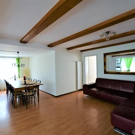 Town House Sleeps 12 Guests Interlaken