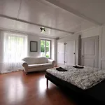 Διαμέρισμα Town House Sleeps 12 Guests *